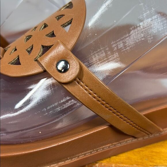 Dolce Vita Brown Sandals with Thong Design and Perforated Straps - Picture 5 of 8